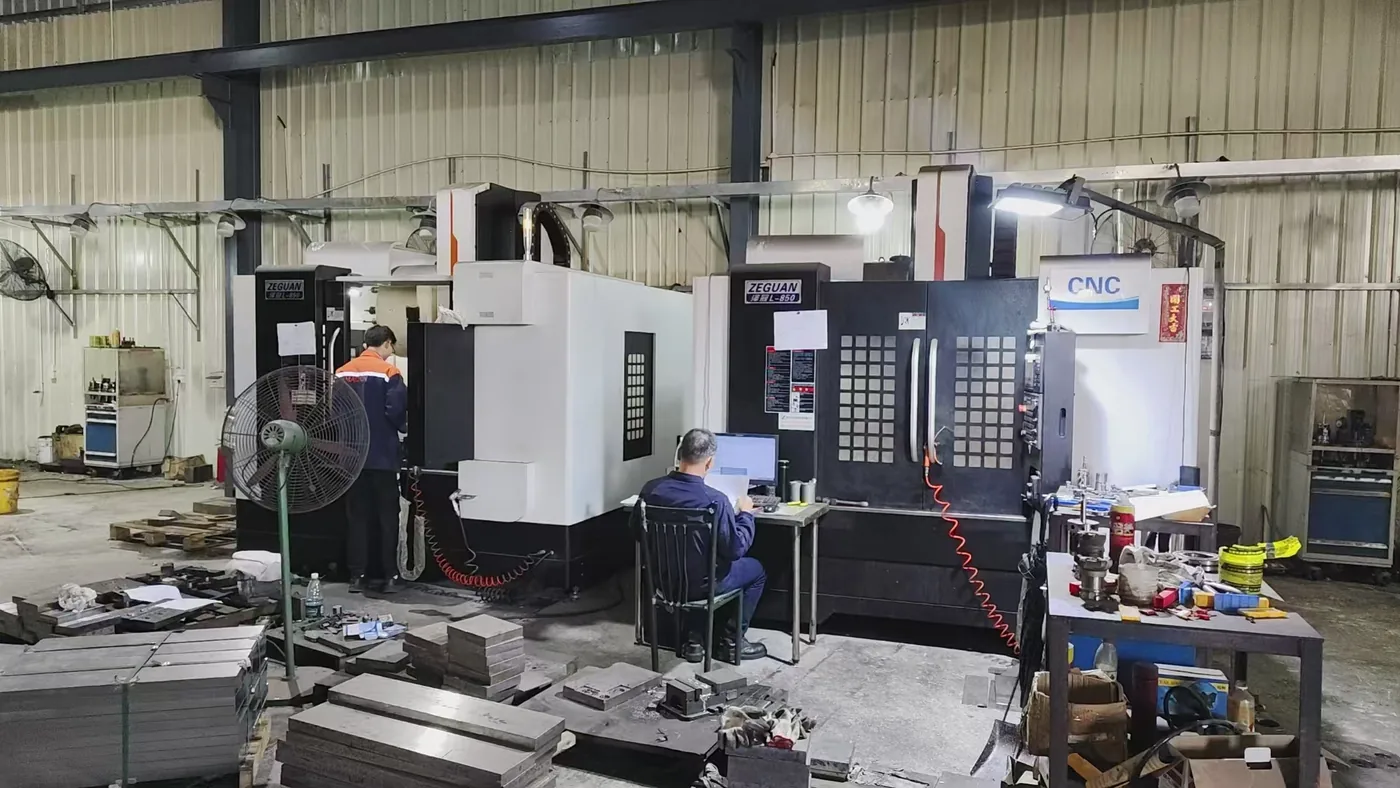 Área CNC HENLI para piezas de equipos de alimentación