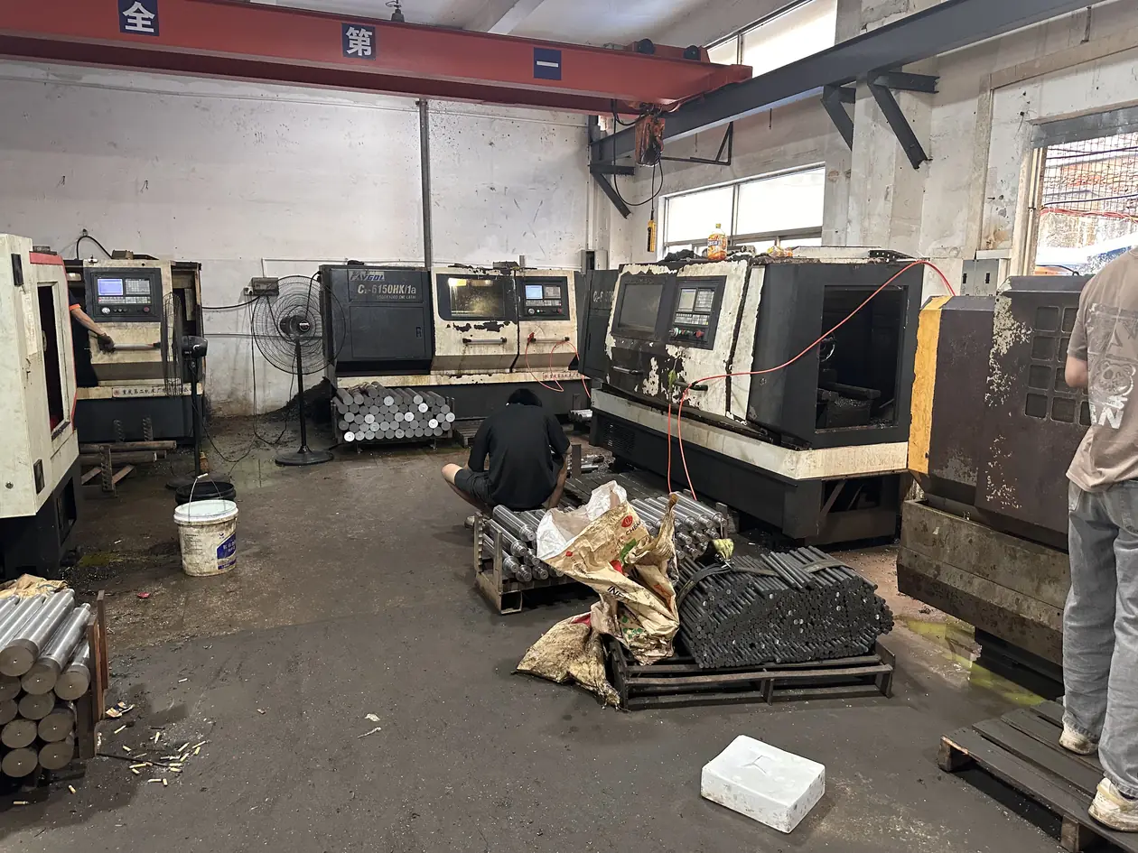 Máquinas herramienta del taller CNC HENLI
