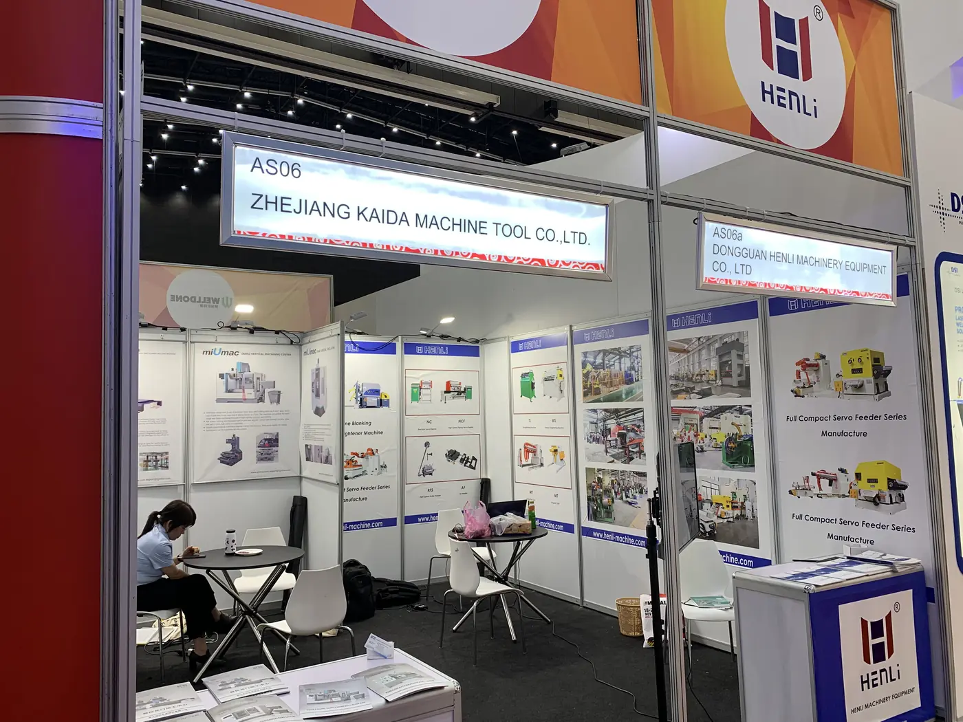 Stand internacional HENLI de equipos de alimentación
