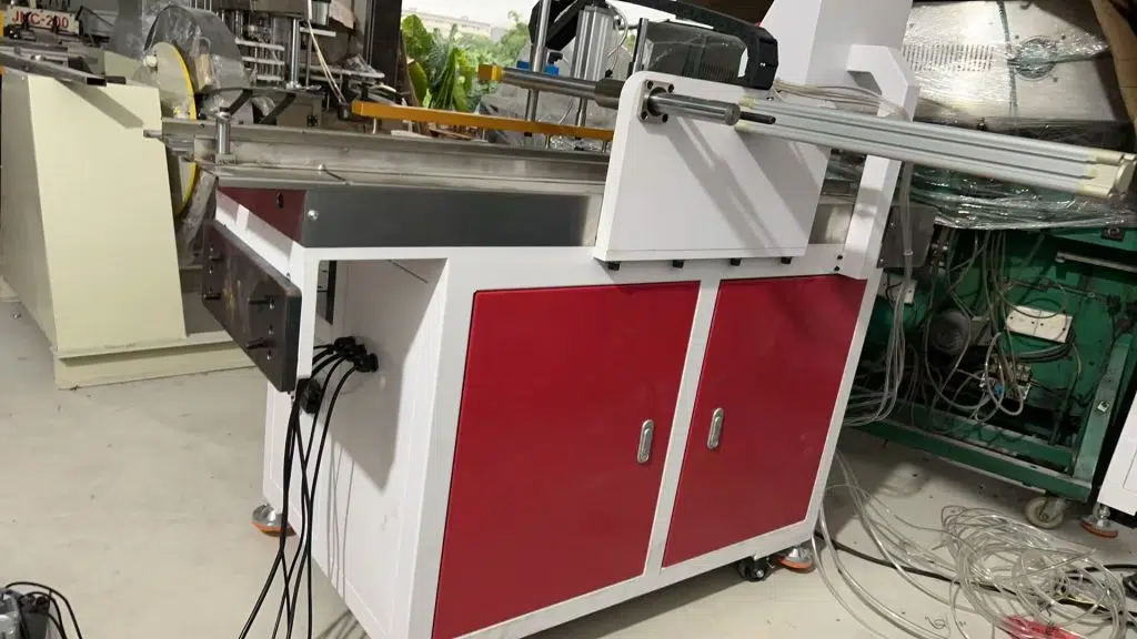 Alimentador automático HENLI para desapilar y cargar formatos de lámina en prensa