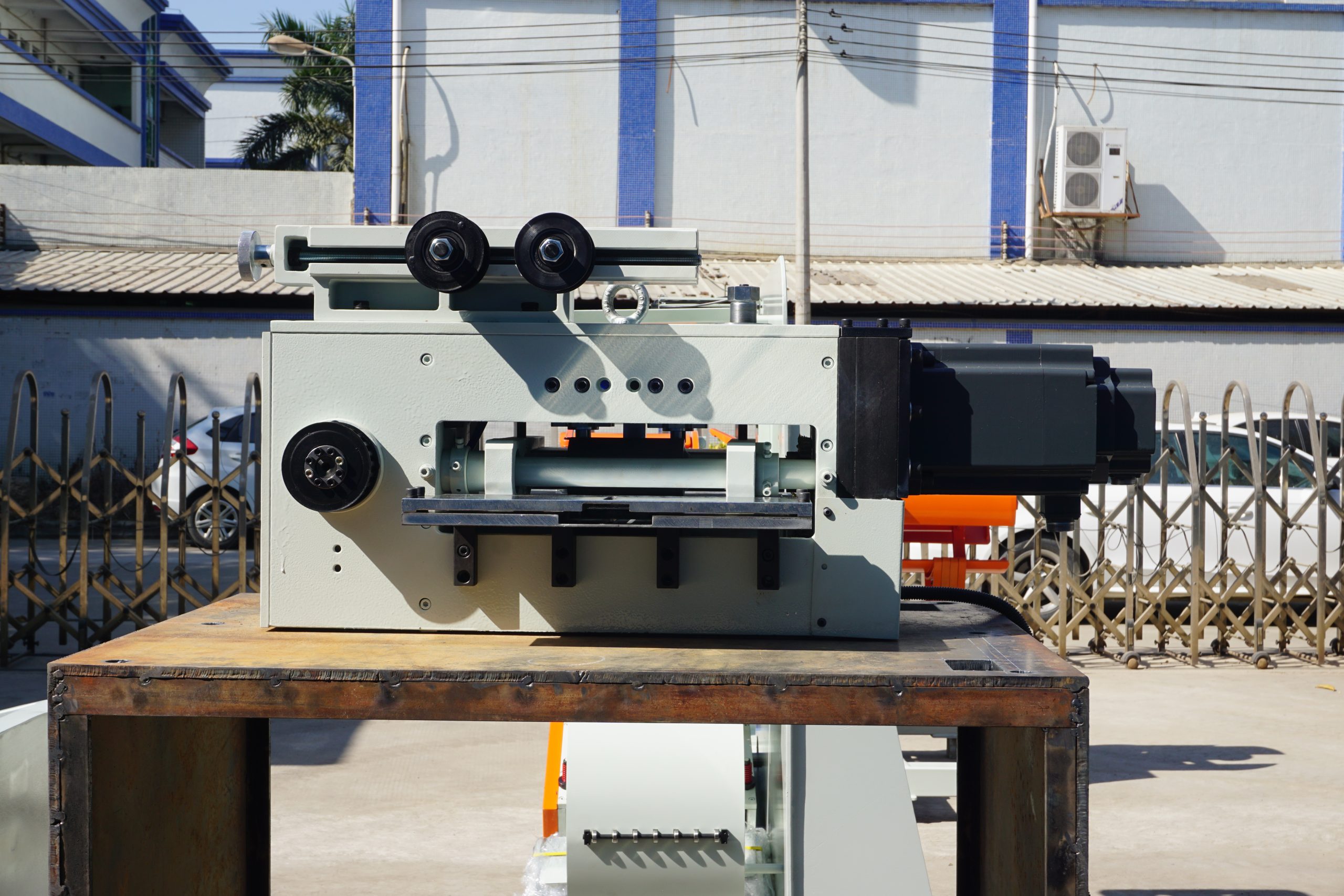 Alimentador servo GCD preparado para producción de alta velocidad