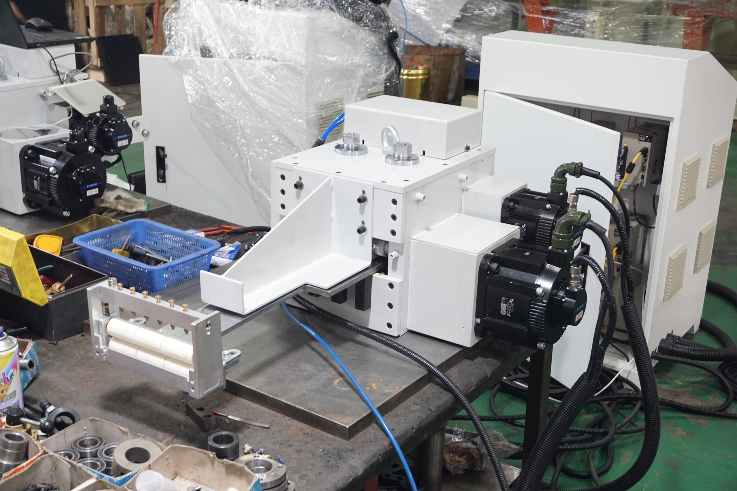 GCH-200 con su gabinete de control abierto