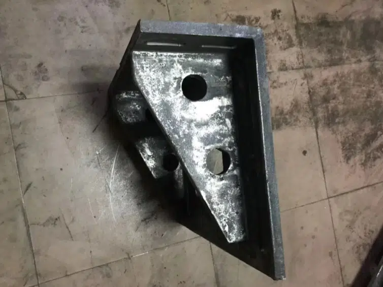 Detalle de una base fundida para el montaje de un GCF