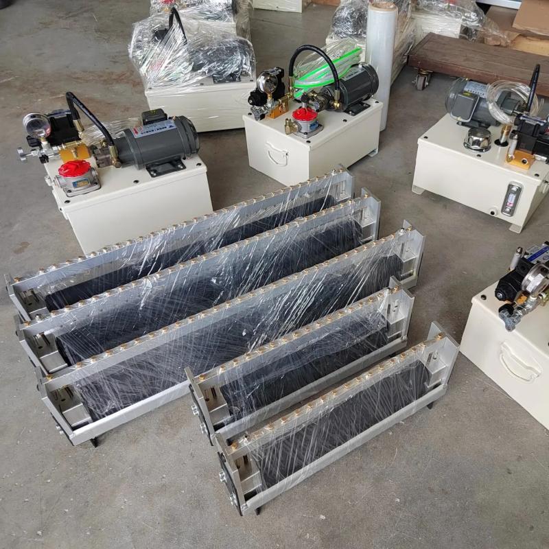 Bomba eléctrica con lubricadores de rodillos preparados para instalación