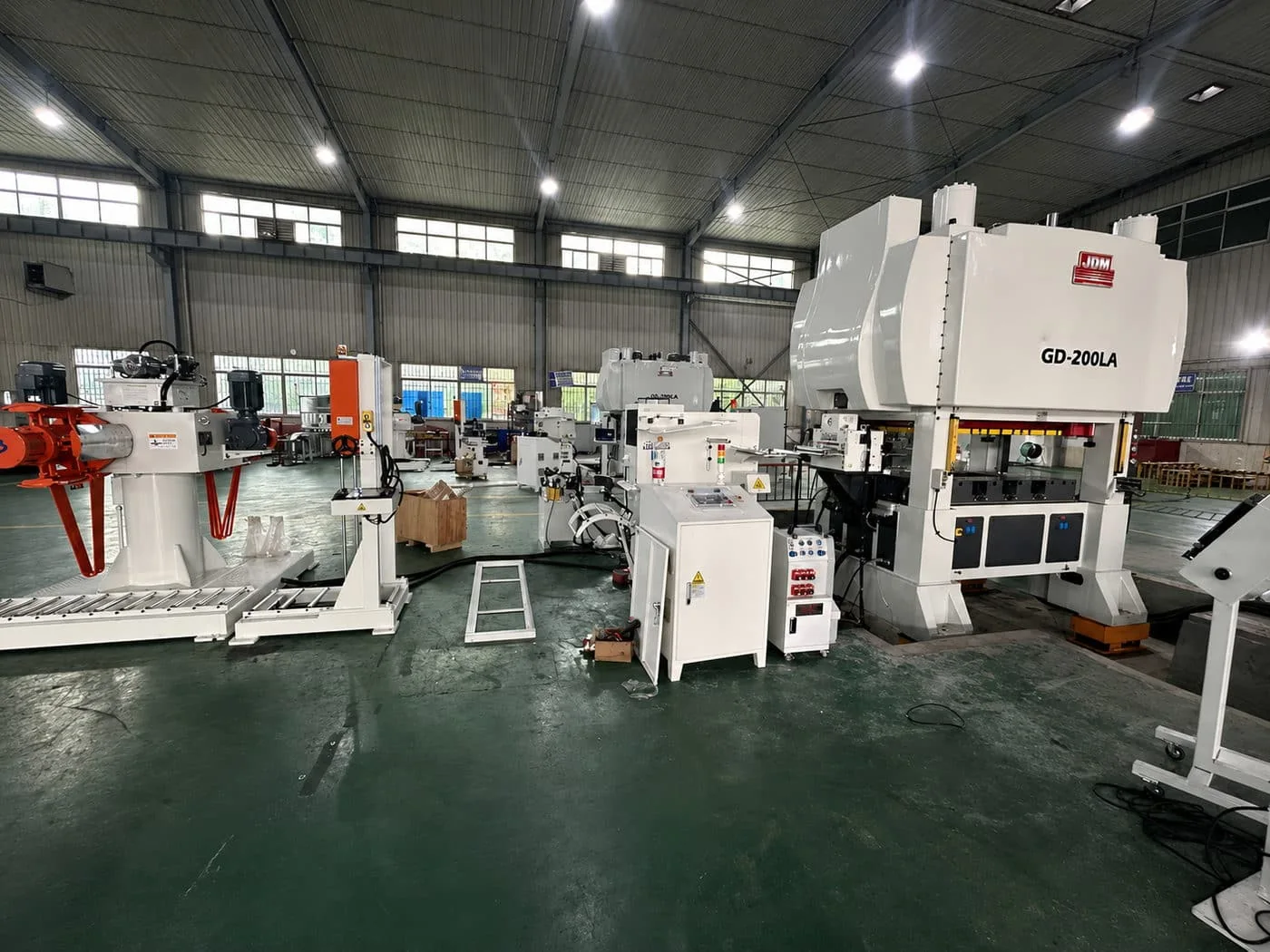 Instalación de línea de laminaciones de motor
